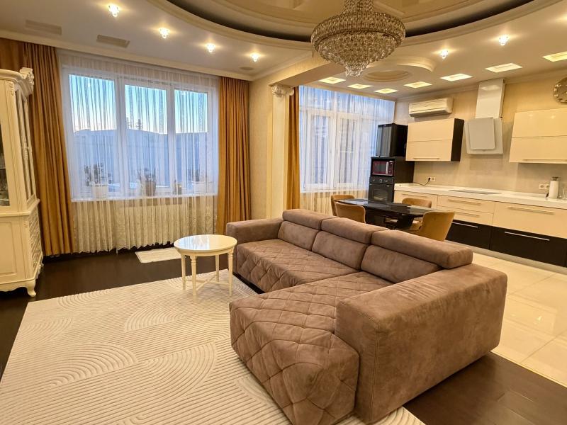 3 комнатная квартира в ЖК