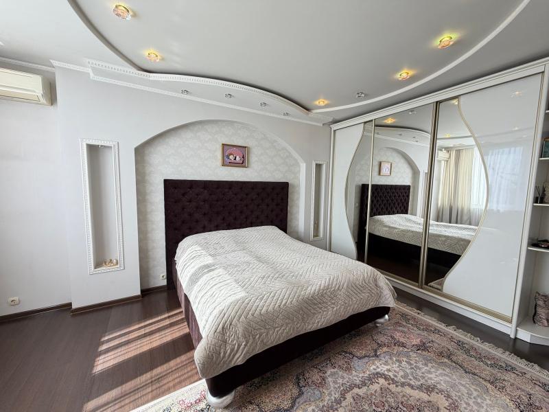 3 комнатная квартира в ЖК