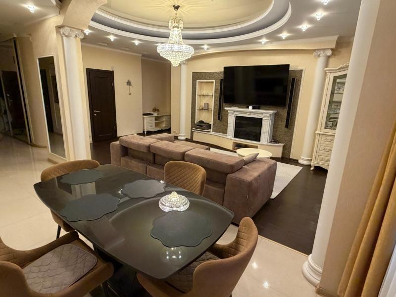 3 комнатная квартира в ЖК