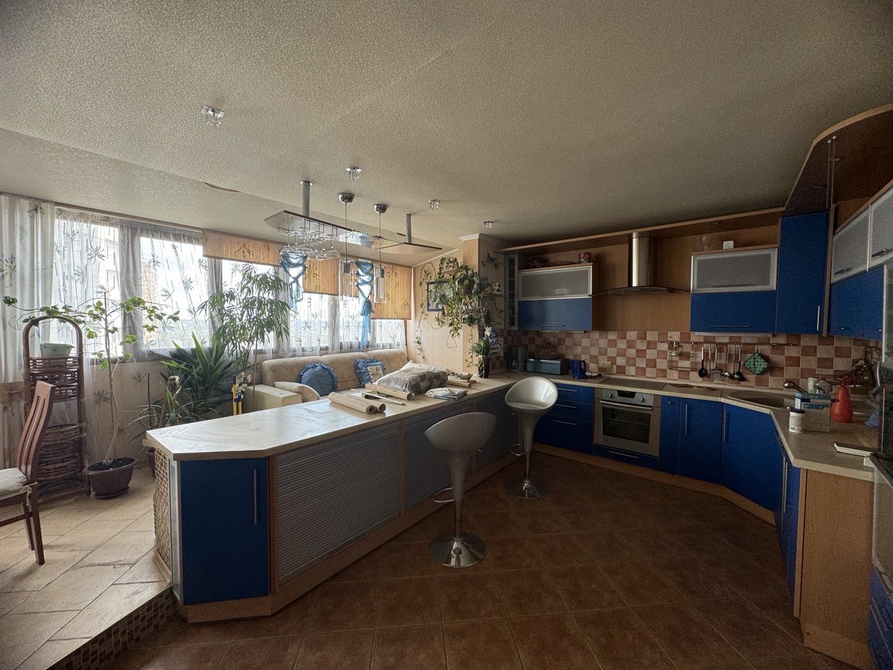 Аренда 4 комнатная квартира в центре