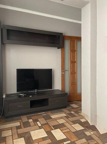 Трехкомнатная в Куйбышевском районе по хорошей цене 