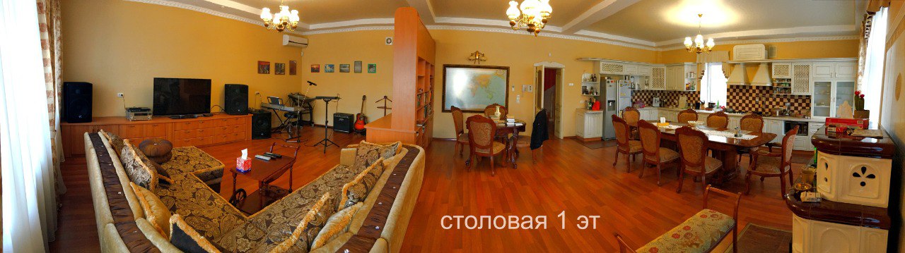 Шикарный трехэтажный дом в центре города 