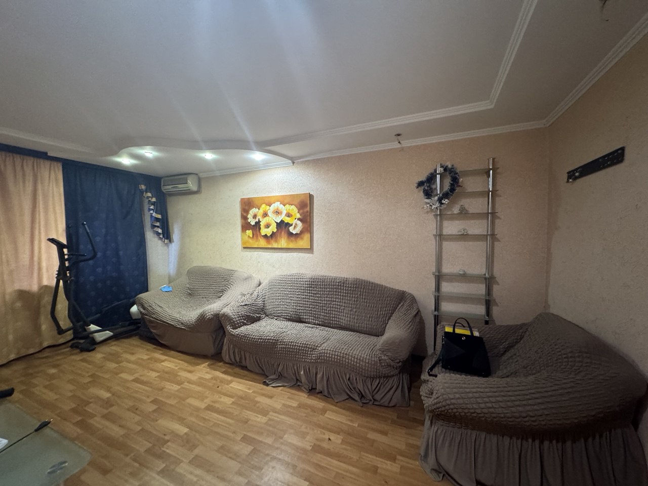 Трехкомнатная на Политбойцов 66 м2