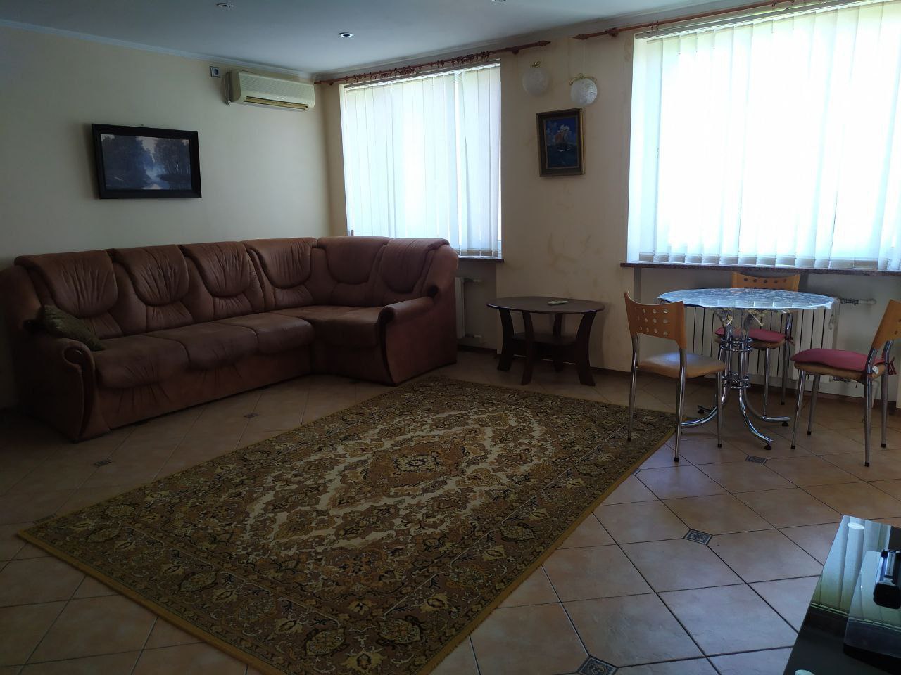 Трехкомнатная на бульваре Пушкина 78 м2