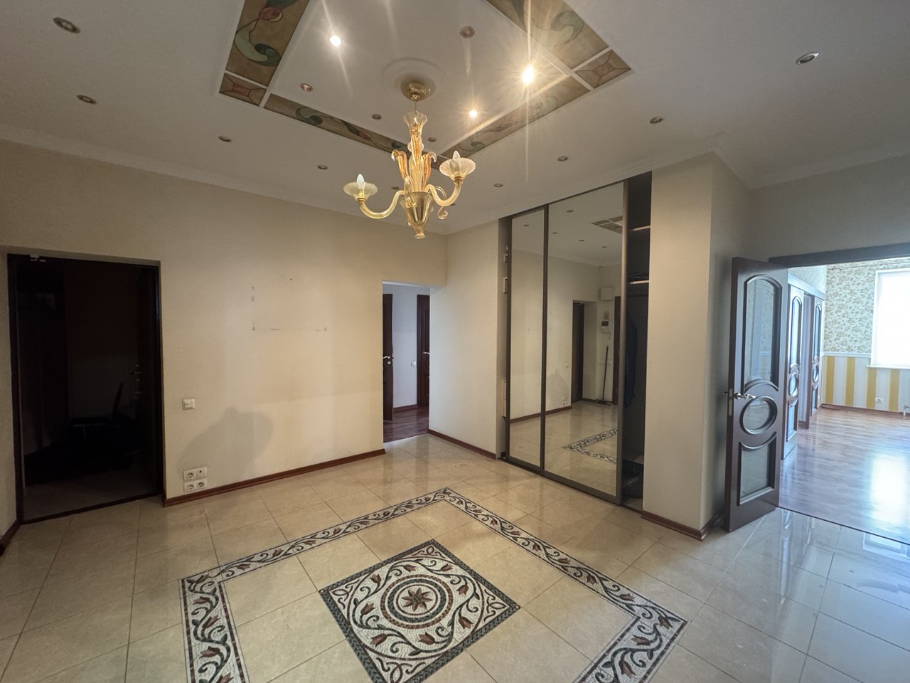 Срочная продажа! 4-комнатная квартира в ЖК «Центральный»