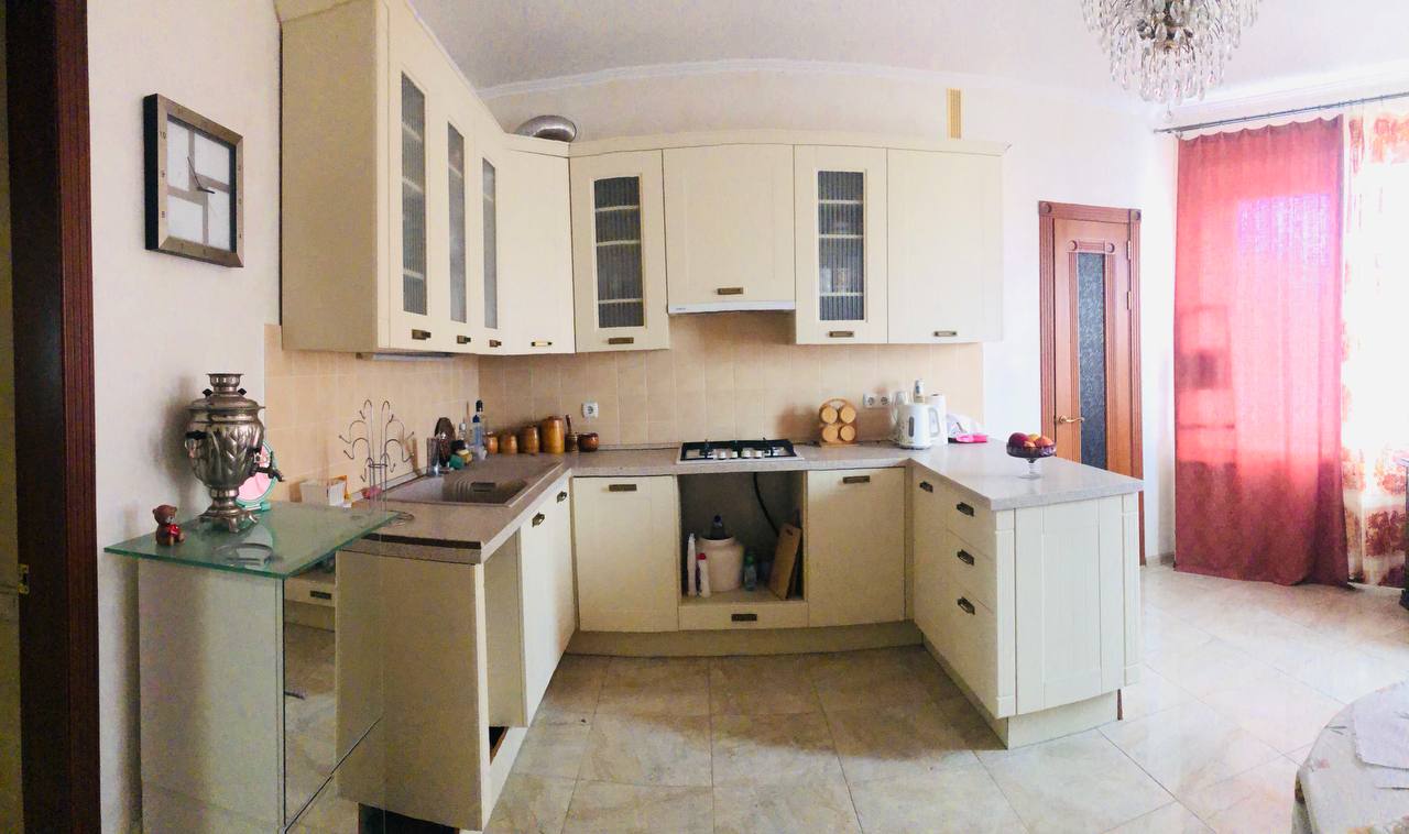 Четырехкомнатная на Челюскинцев 150 м2